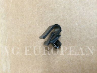 Mercedes-Benz C CL CLS E GL ML S SL SLK Genuine Bumper Grille Fastener Clip NEW