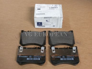 NEW Mercedes-Benz W222 S550 Maybach GENUINE Front Brake Pad Set 0084200220 !!!