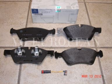 Mercedes GL-Class Genuine Front Brake Pad Set,Pads w/Sensor GL450 GL550 GL350