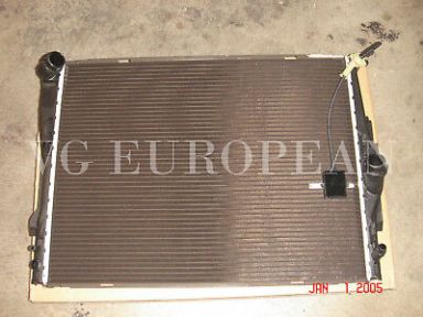 BMW E82 E88 E90 E92 E93 Genuine Cooling Radiator 128i 328i 328xi NEW